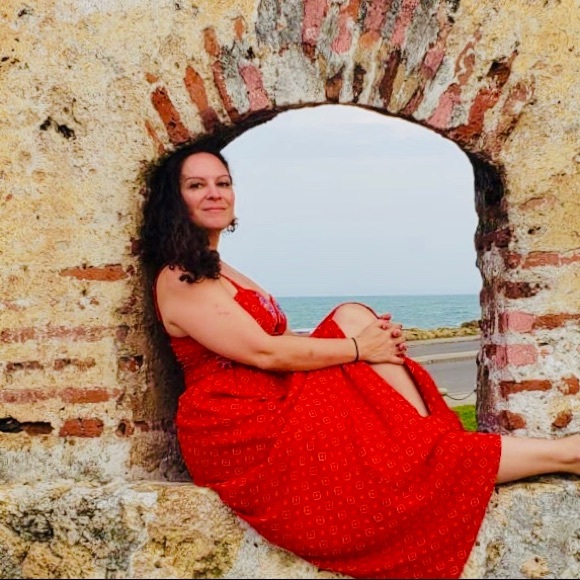 Meet your Posher, Nicolette - Picture 1 of 1